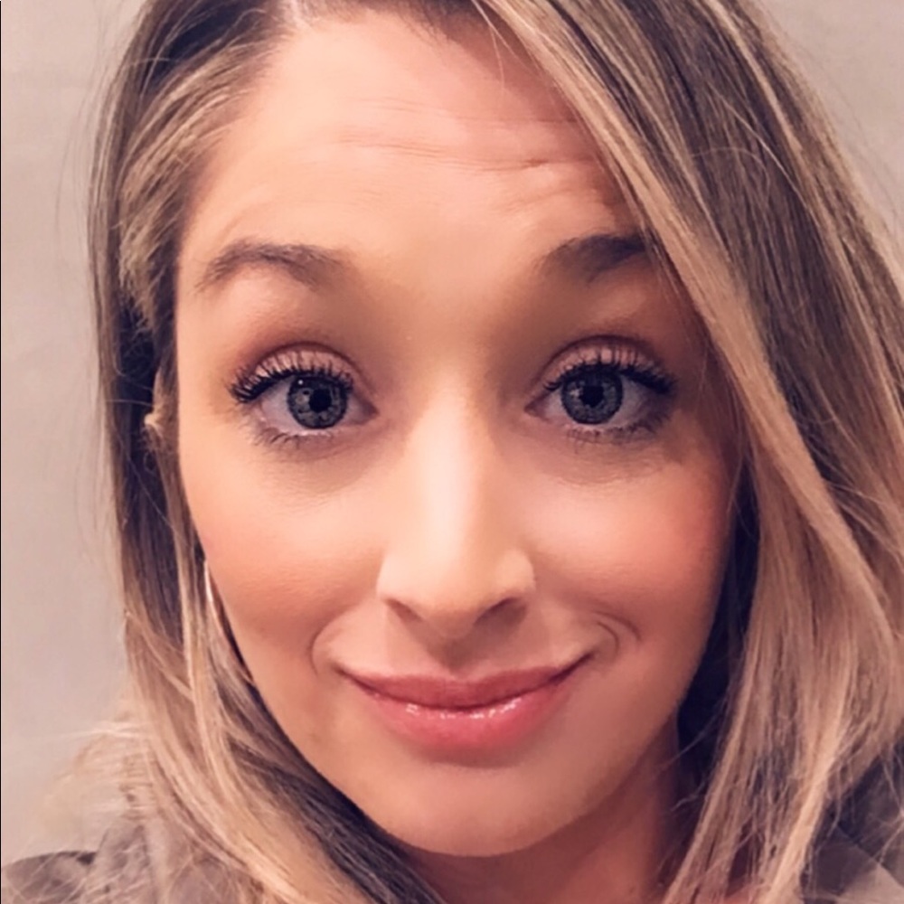 Meet your Posher, Christine